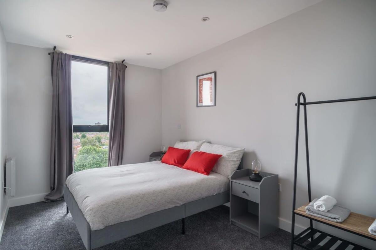 Fantastic 3 Bedroom Manchester Apartment Экстерьер фото