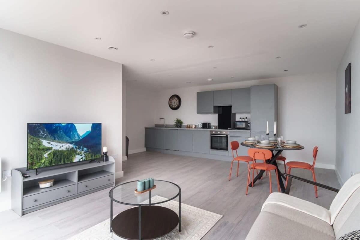 Fantastic 3 Bedroom Manchester Apartment Экстерьер фото
