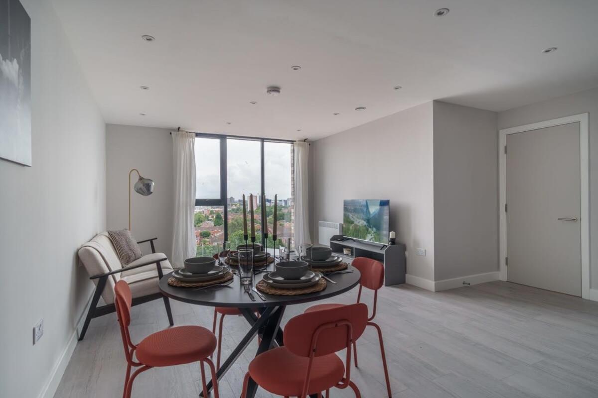 Fantastic 3 Bedroom Manchester Apartment Экстерьер фото
